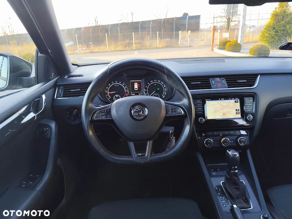 Skoda Octavia 2.0 TDI DSG RS - 6