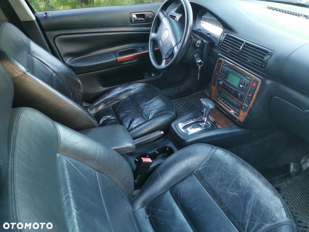 Volkswagen Passat - 10