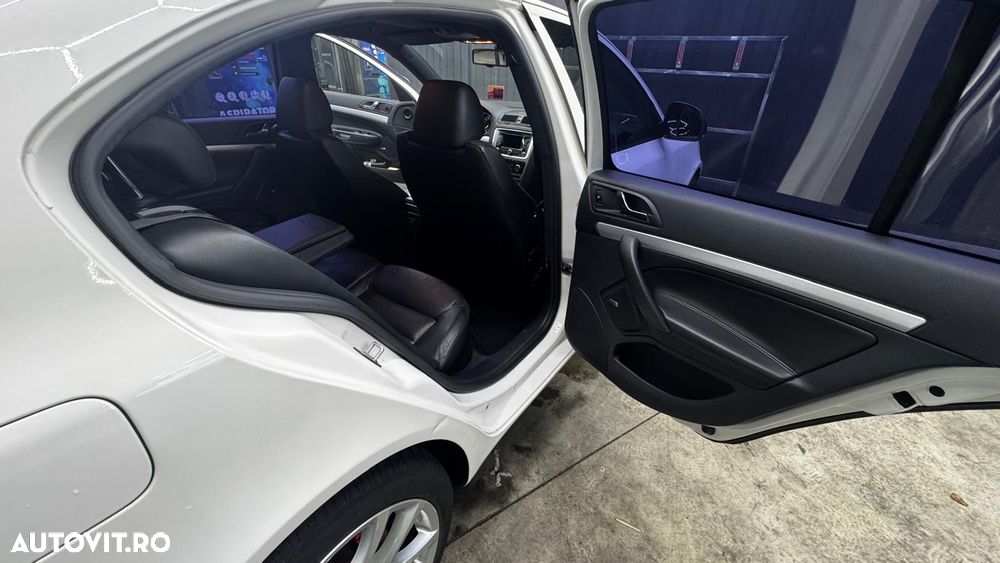Skoda Octavia 2.0 TDI RS - 7