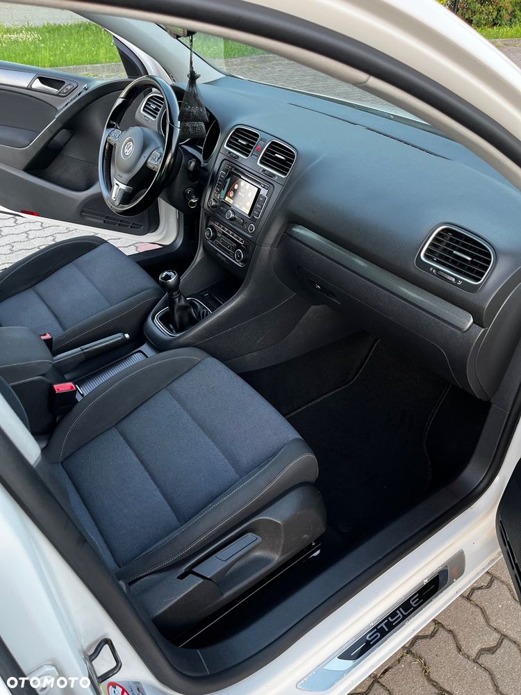 Volkswagen Golf 1.6 TDI Comfortline - 11