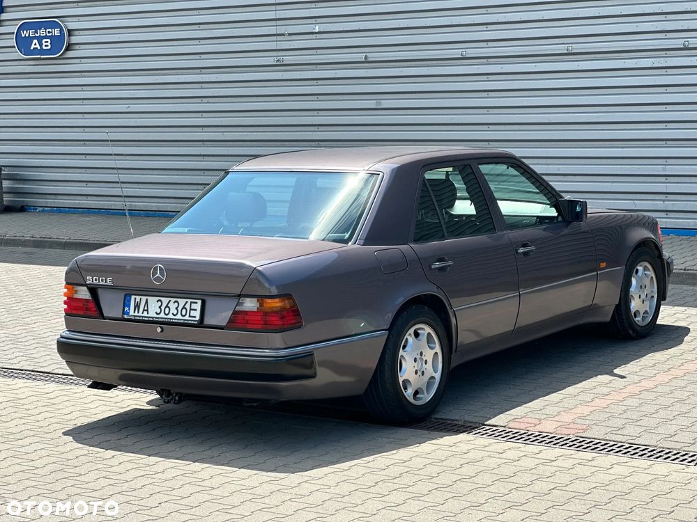 Mercedes-Benz Klasa E - 16