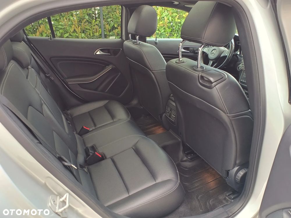 Mercedes-Benz GLA 250 4Matic 7G-DCT AMG Line - 8