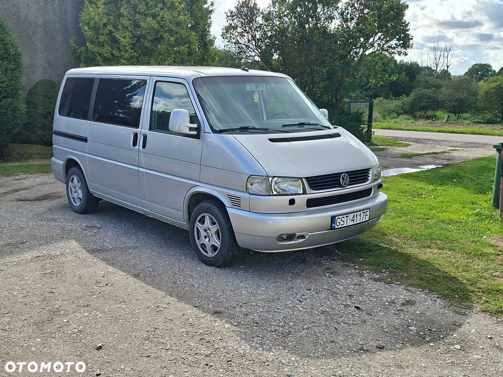 Volkswagen Caravelle - 1
