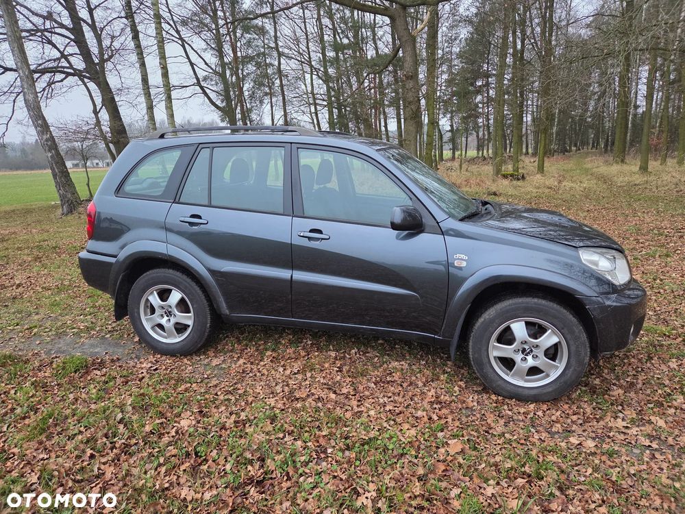 Toyota RAV4 D-4D 4x4 - 3