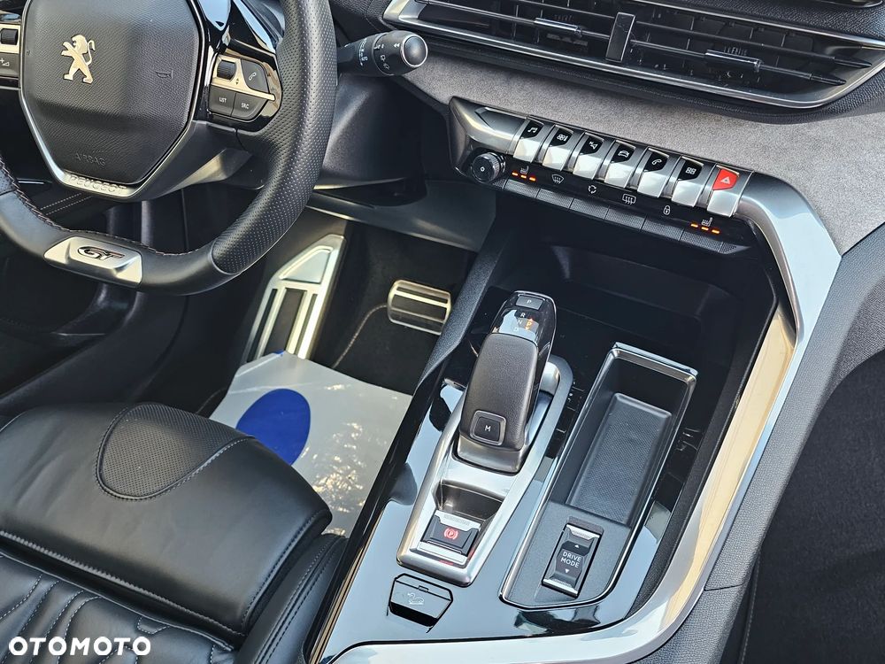 Peugeot 3008 1.6 PureTech GT S&S EAT8 - 36