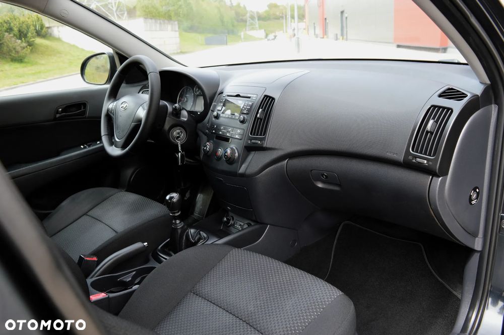 Hyundai i30 1.4 Classic + - 10
