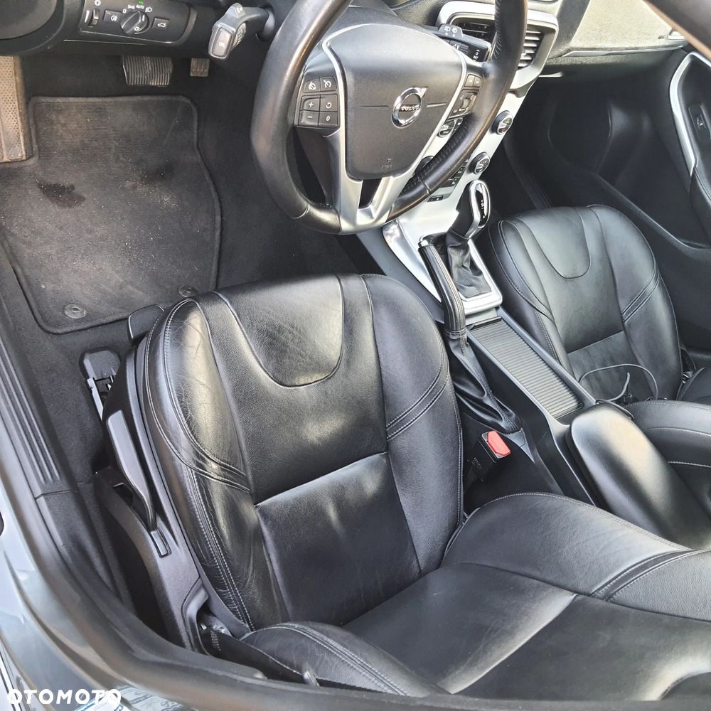 Volvo V40 D4 Geartronic Momentum - 20