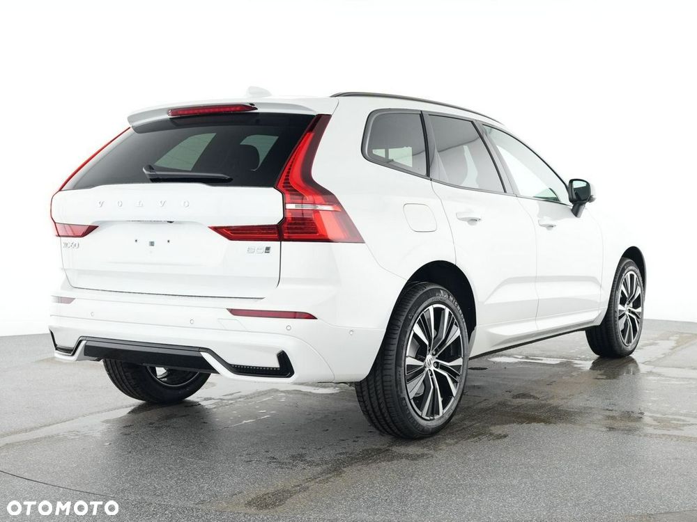 Volvo XC 60 B5 B AWD Plus Dark - 2