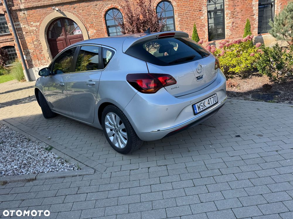 Opel Astra 1.6 CDTI Cosmo - 11