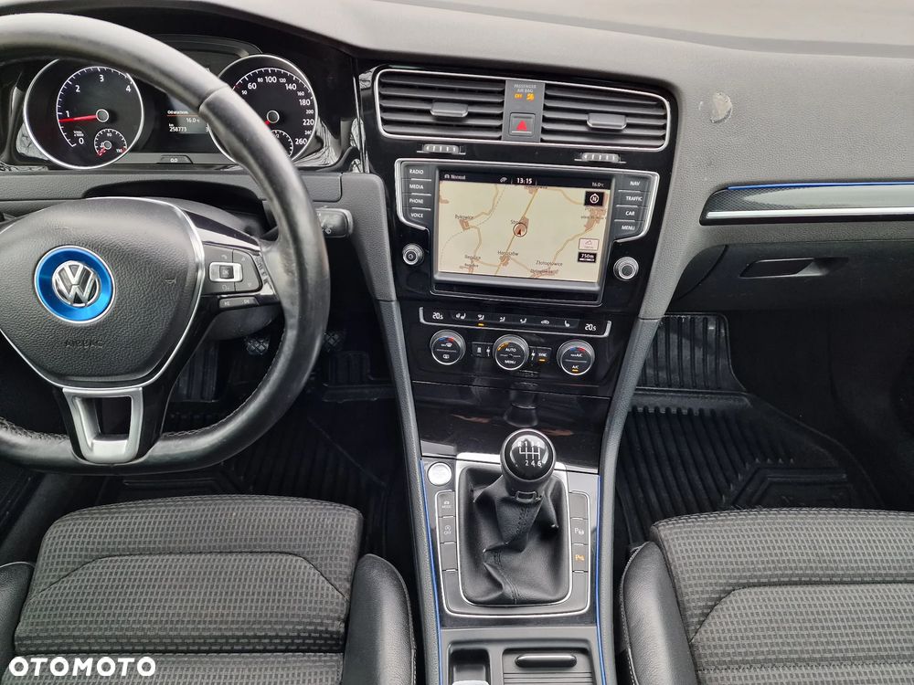 Volkswagen Golf 2.0 TDI (BlueMotion Technology) Highline - 28