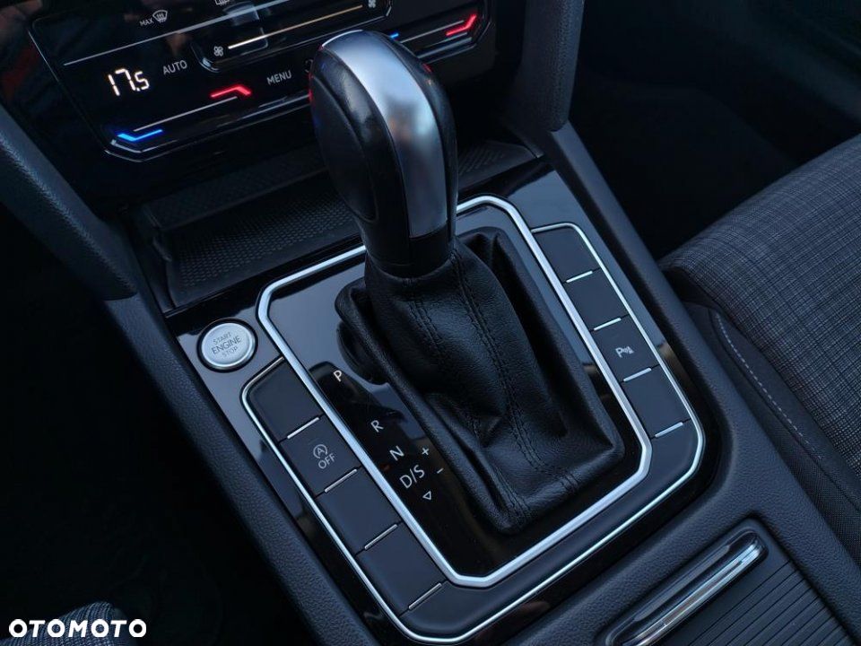 Volkswagen Passat - 25