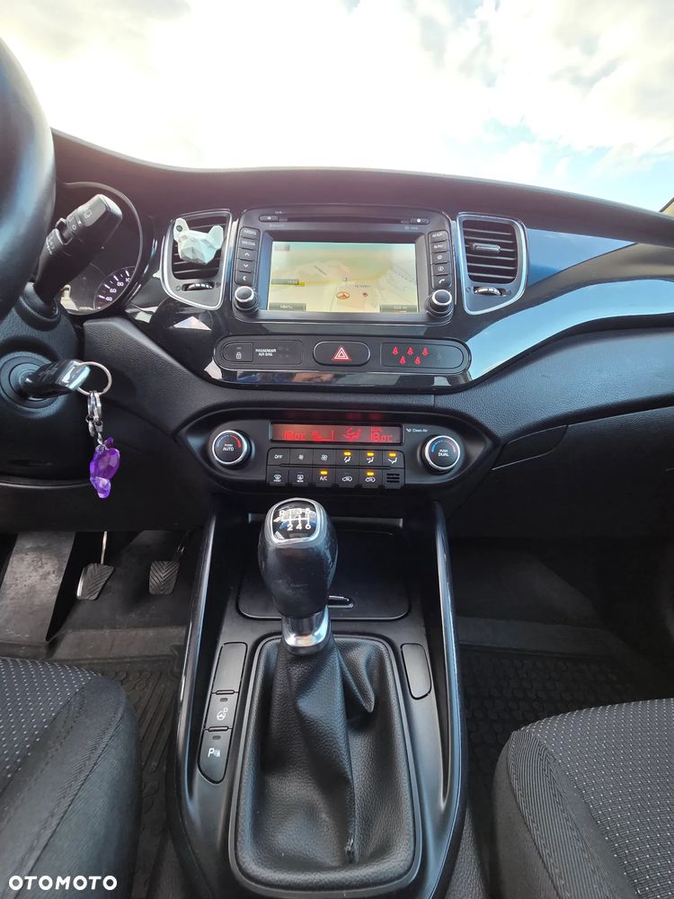 Kia Carens 1.6 GDI XL 7os - 13