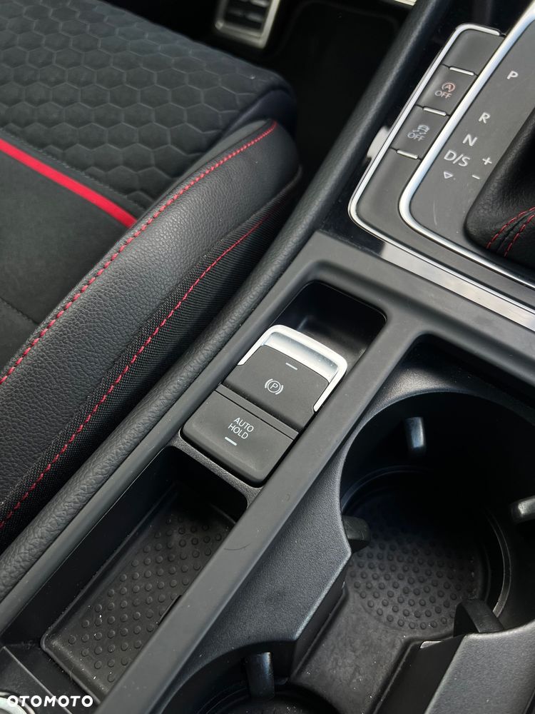 Volkswagen Golf - 15