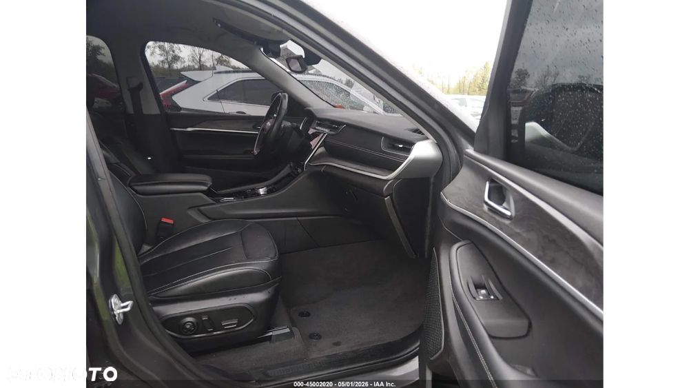 Jeep Grand Cherokee - 11