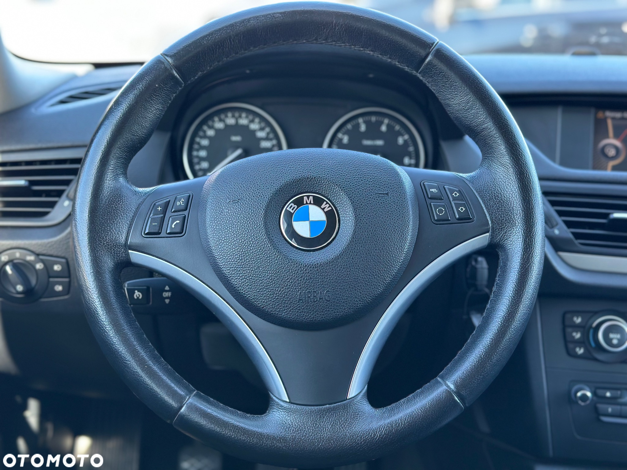 BMW X1 sDrive18i - 16