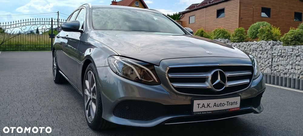 Mercedes-Benz Klasa E 200 CGI BlueEFFICIENCY Automatik Avantgarde - 12