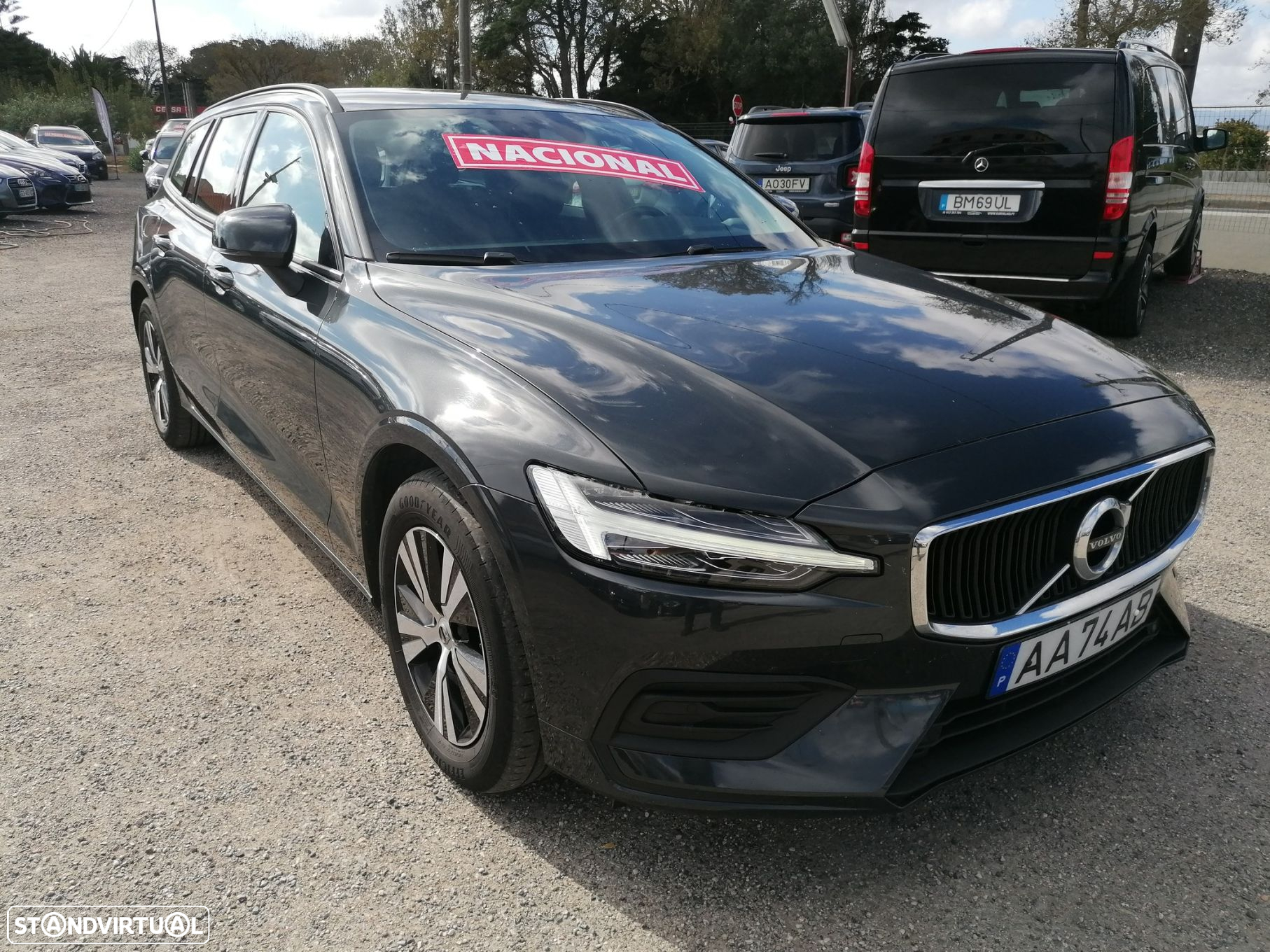 Volvo V60 2.0 D3 Momentum Geartronic - 4