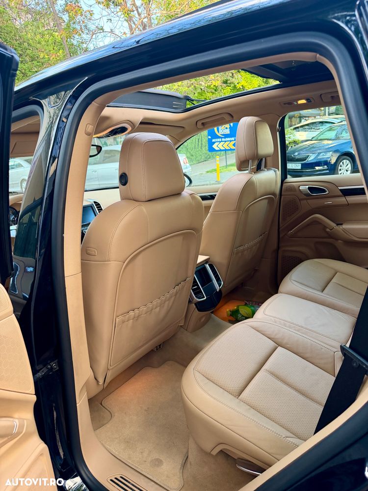 Porsche Cayenne - 6