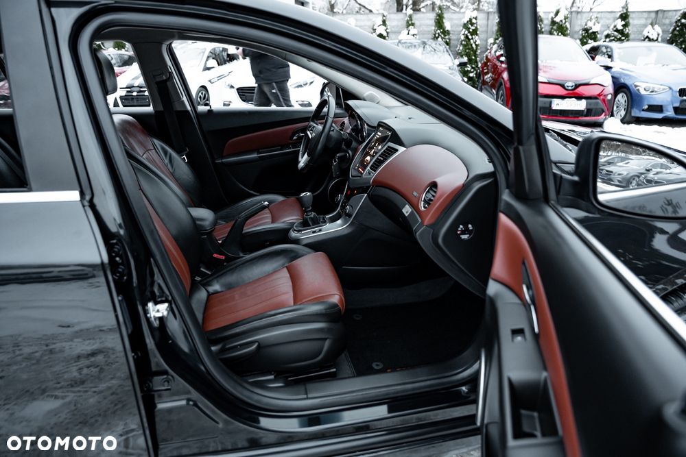 Chevrolet Cruze 1.8 LT - 23