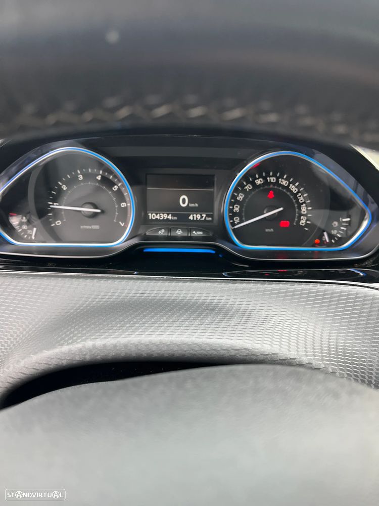 Peugeot 2008 1.2 PureTech Allure - 4