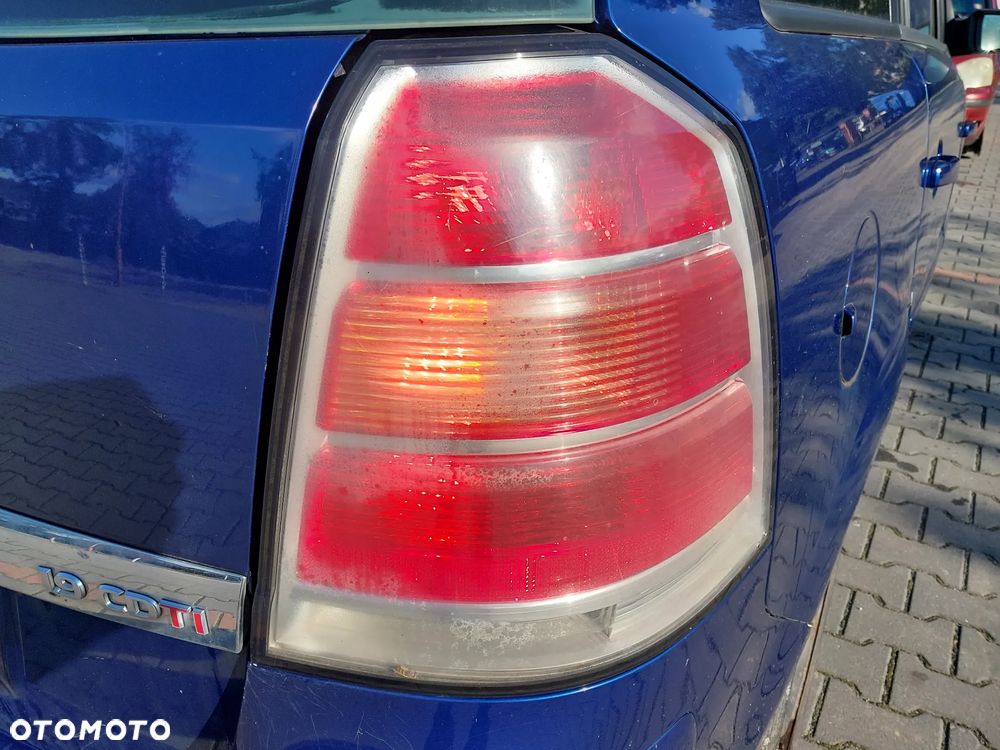 Opel Zafira B silnik kompletny 1.9 CDTI JTD 120KM wtryski pompa paliwa klimatyzacji wspomagania regulator alternator maglownica sprzęgło lewarek 6 biegów drzwi klapa błotnik lusterko kolor Z21B lampa reflektor przód przedni xenon przetwornica tył tylna hak holowniczy zestaw startowy sterownik stacyjka zamek zacisk hamulcowy deska rozdzielcza panel wyświetlacz boczek fotele mechanizm osłona manetki tempomat wykładzina podsufitka kierownica plastiki szyba NA CZĘŚCI WSZYSTKIE CZĘŚCI - 8