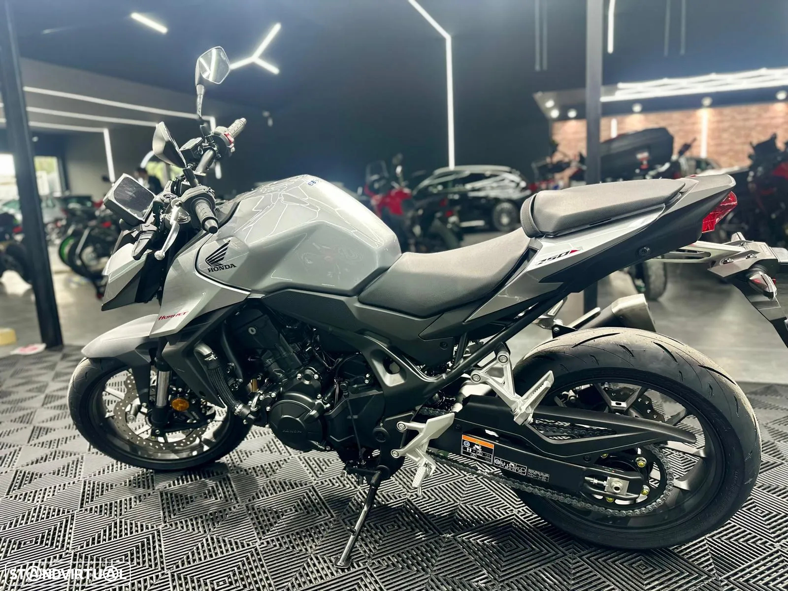 Honda CB 750 HORNET 2025 - 8