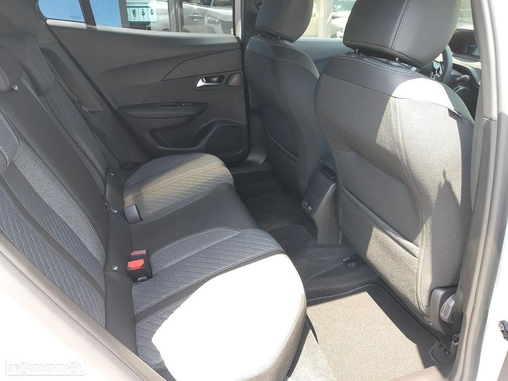 Peugeot e-2008 54 kWh Allure - 12