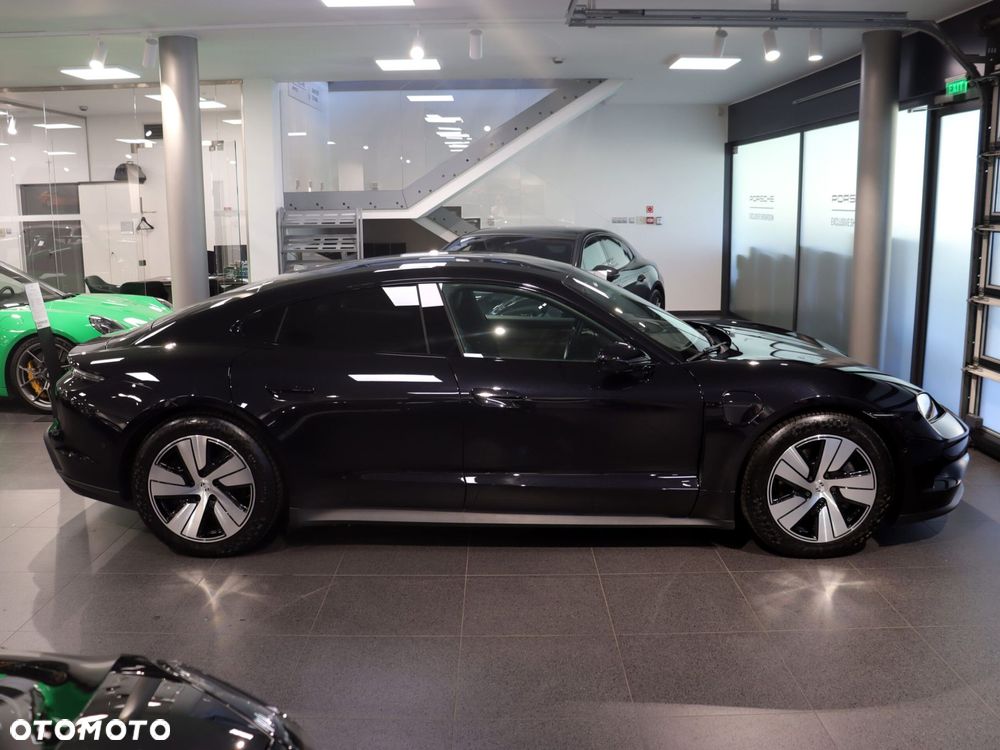 Porsche Taycan - 6