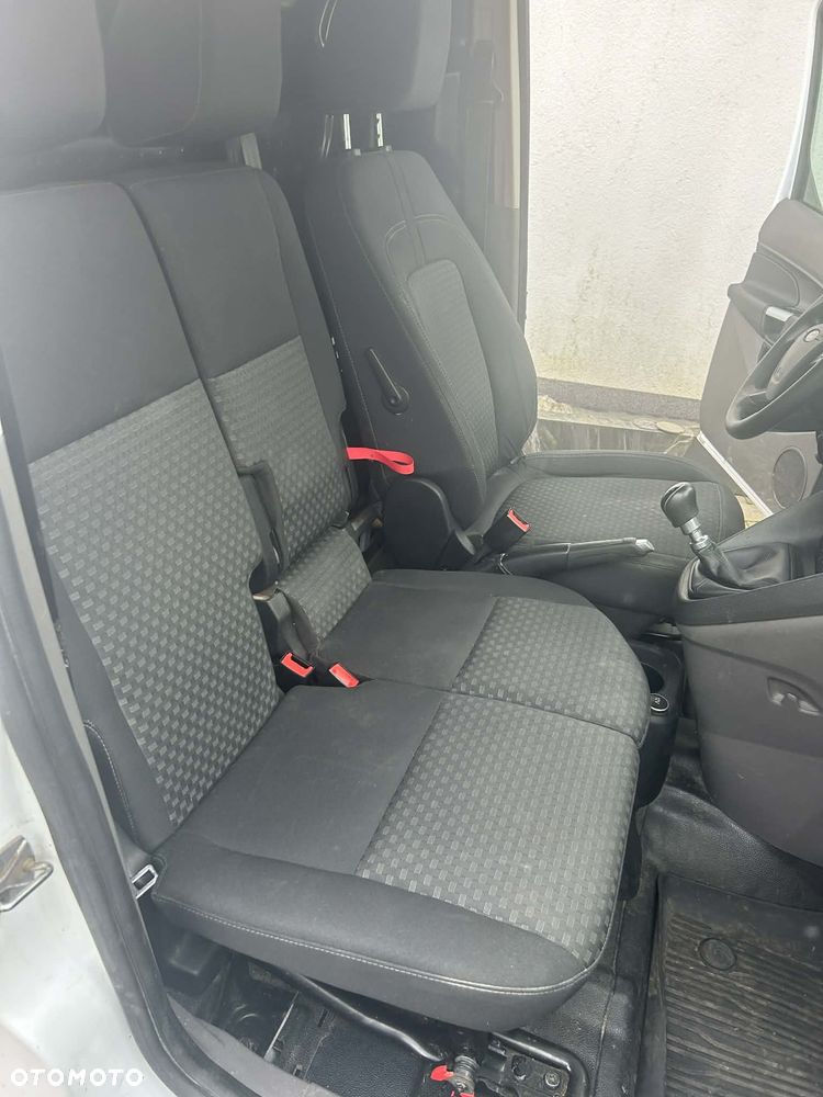 Ford Transit Connect - 7