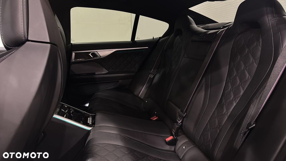 BMW M8 Competition - 13