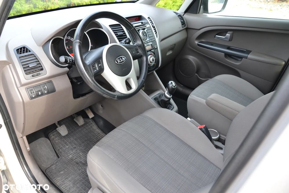 Kia Venga - 5