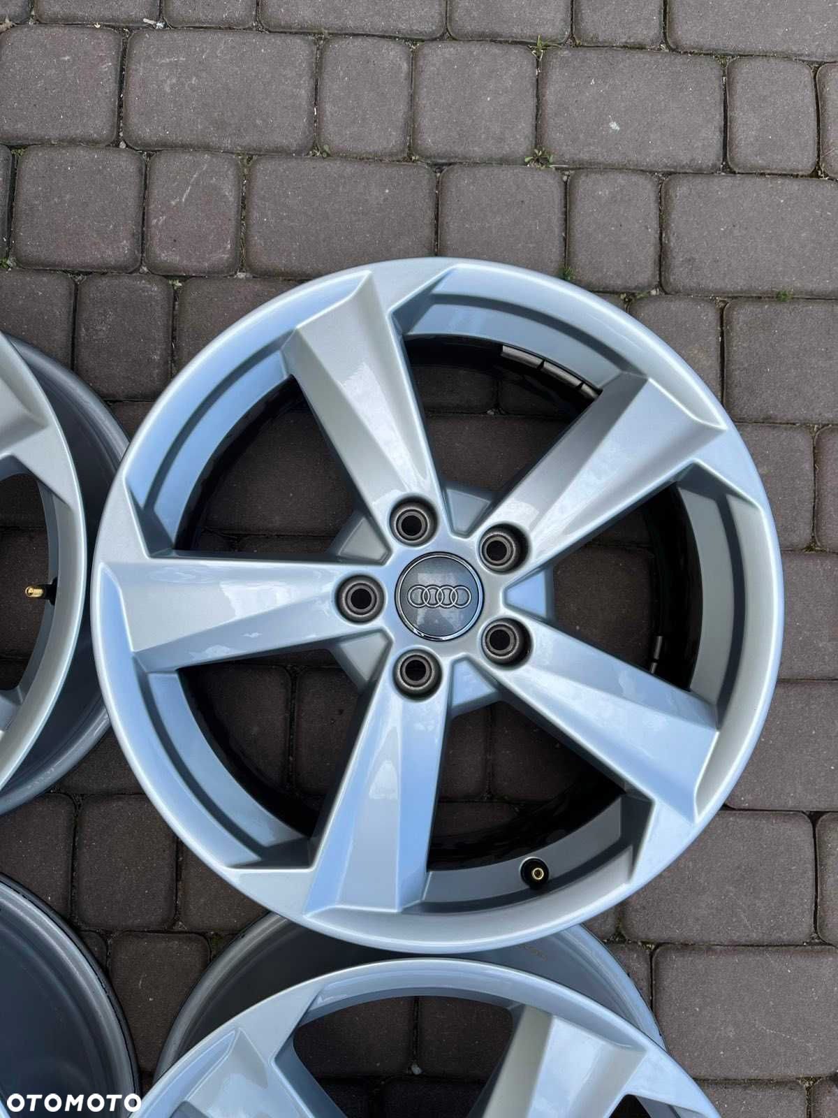 Oryginalne alufelgi Audi 5x112 17 cali A4 A5 A6 Q2 - 7
