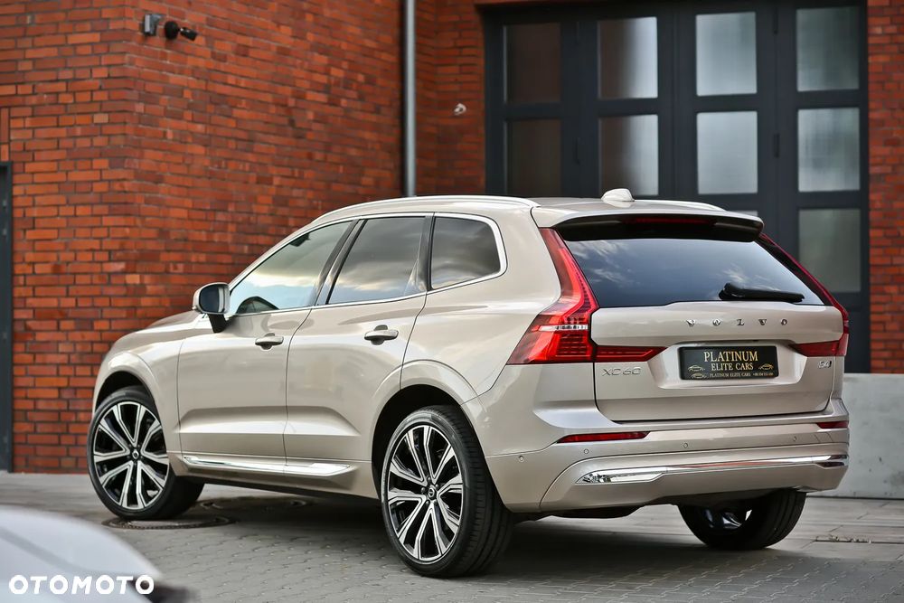 Volvo XC 60 B4 D AWD Ultimate Bright - 12
