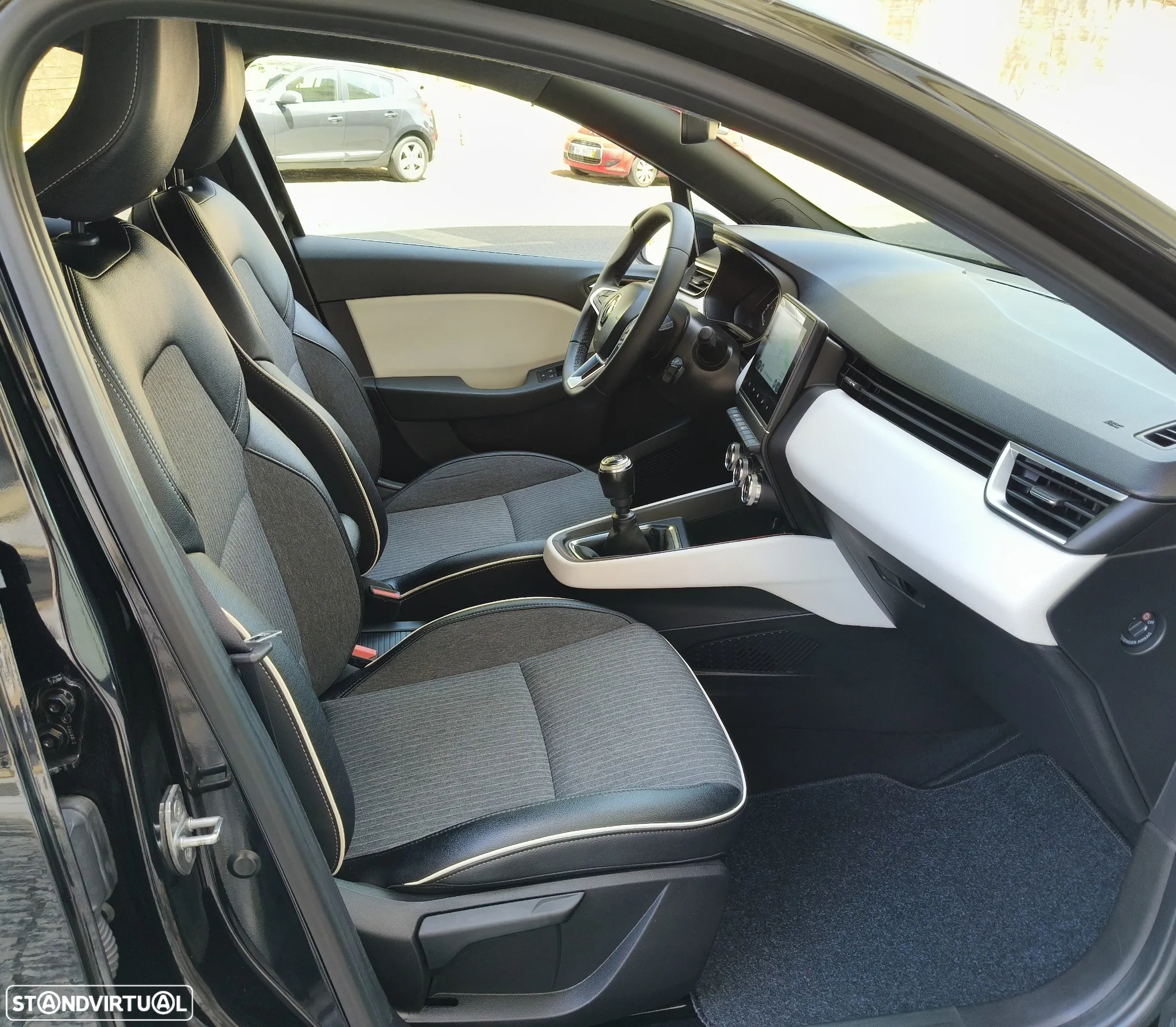 Renault Clio 1.0 TCe Techno Bi-Fuel - 21