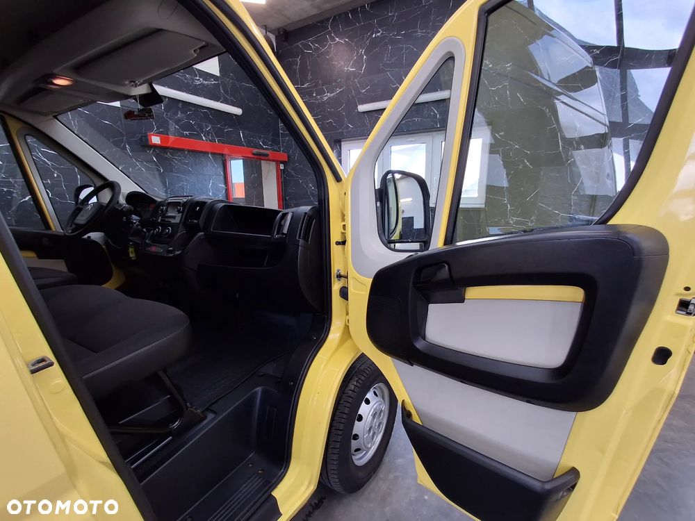 Citroën Jumper Furgon Blaszak 3 Miejsca Służba Drogowa Hak Klimatyzacja Drzwi Przesuwane Lewa Oraz Prawa Strona 2015 Rok Tempomat Dotykowe Radio - 15