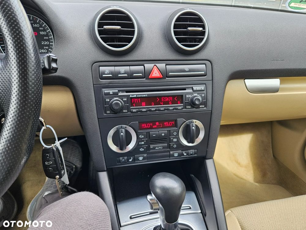 Audi A3 Sportback 2.0 TDI DPF (DSG) S tronic Ambition - 14