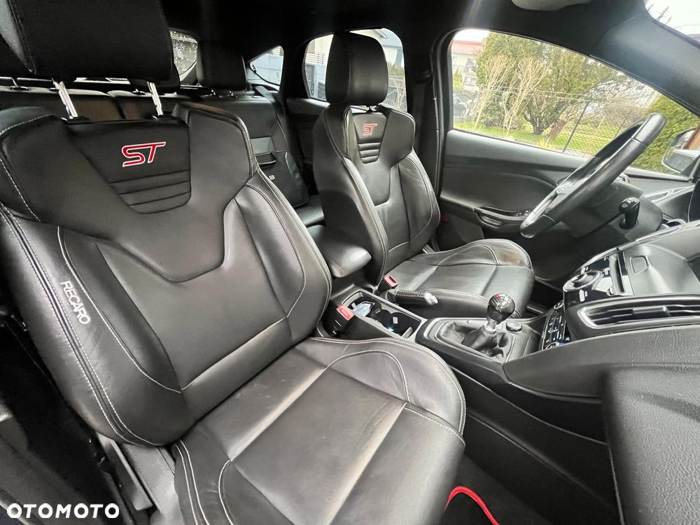 Ford Focus 2.0 EcoBoost ST-2 - 13