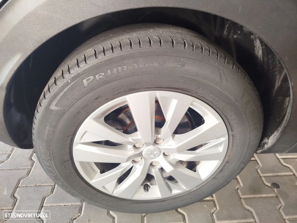 Peugeot 3008 1.5 BlueHDi Active - 21