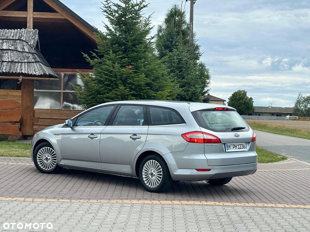 Ford Mondeo 2.0 Trend - 16