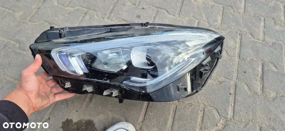 Mercedes-Benz CLA 180 - 23