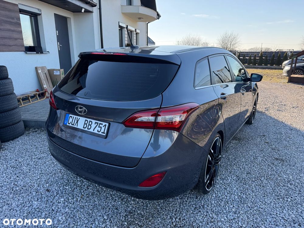 Hyundai i30 blue 1.6 CRDi Premium - 15