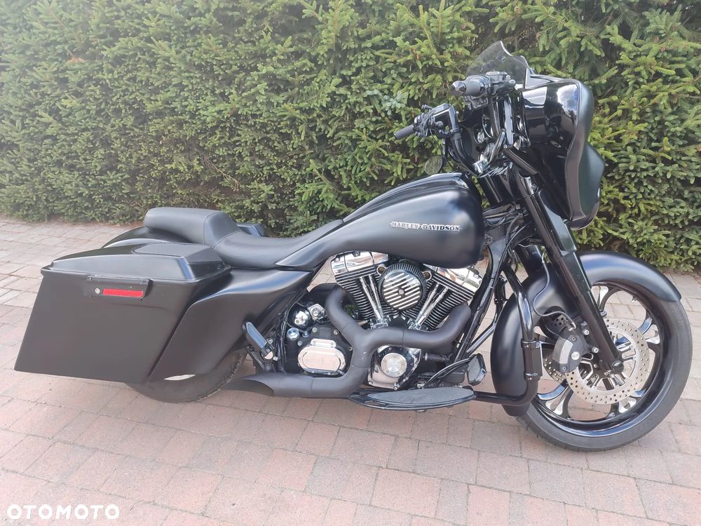 Harley-Davidson CVO Street Glide - 8