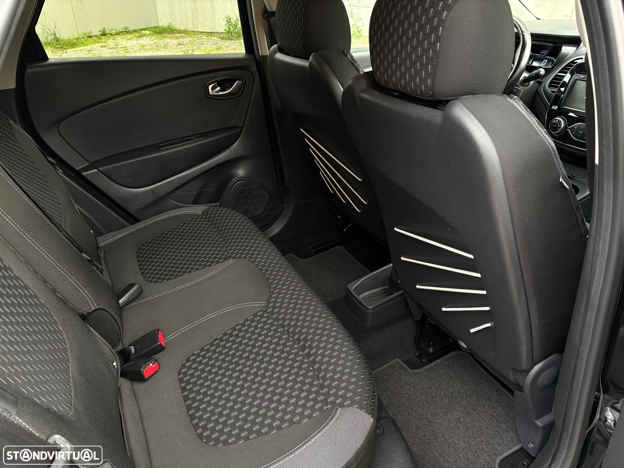 Renault Captur 1.5 dCi Exclusive - 13