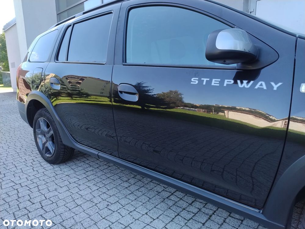 Dacia Logan TCe 90 S&S Stepway Celebration - 32