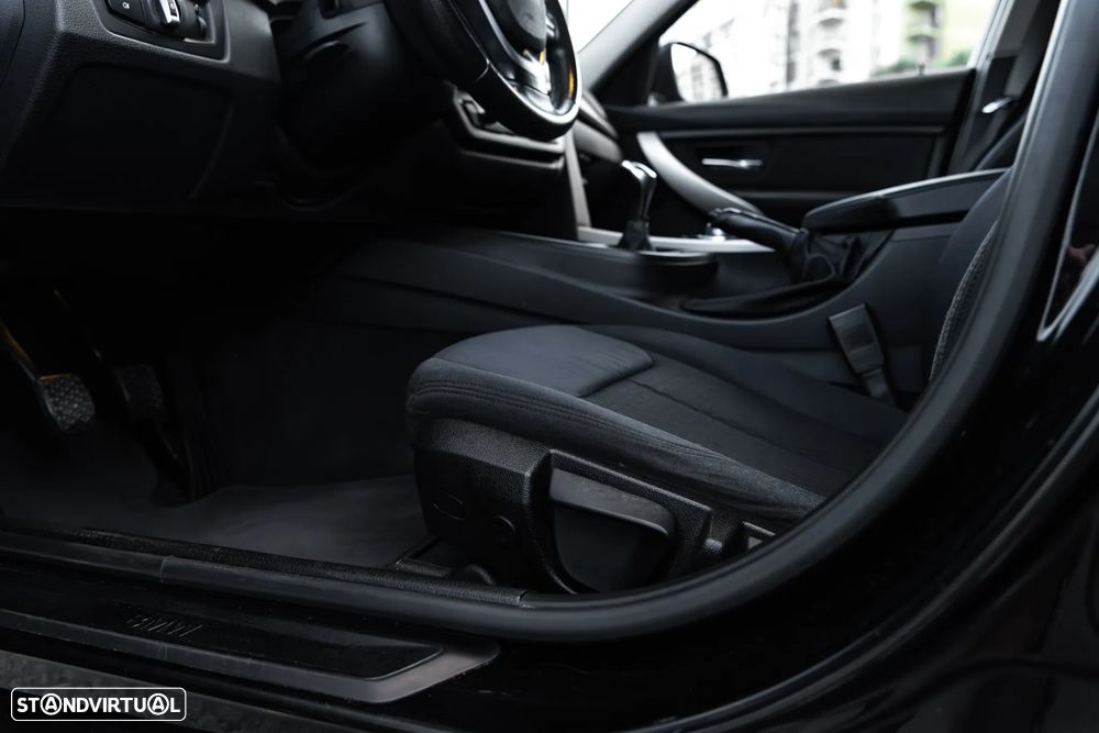 BMW 320 d Blue Performance - 31