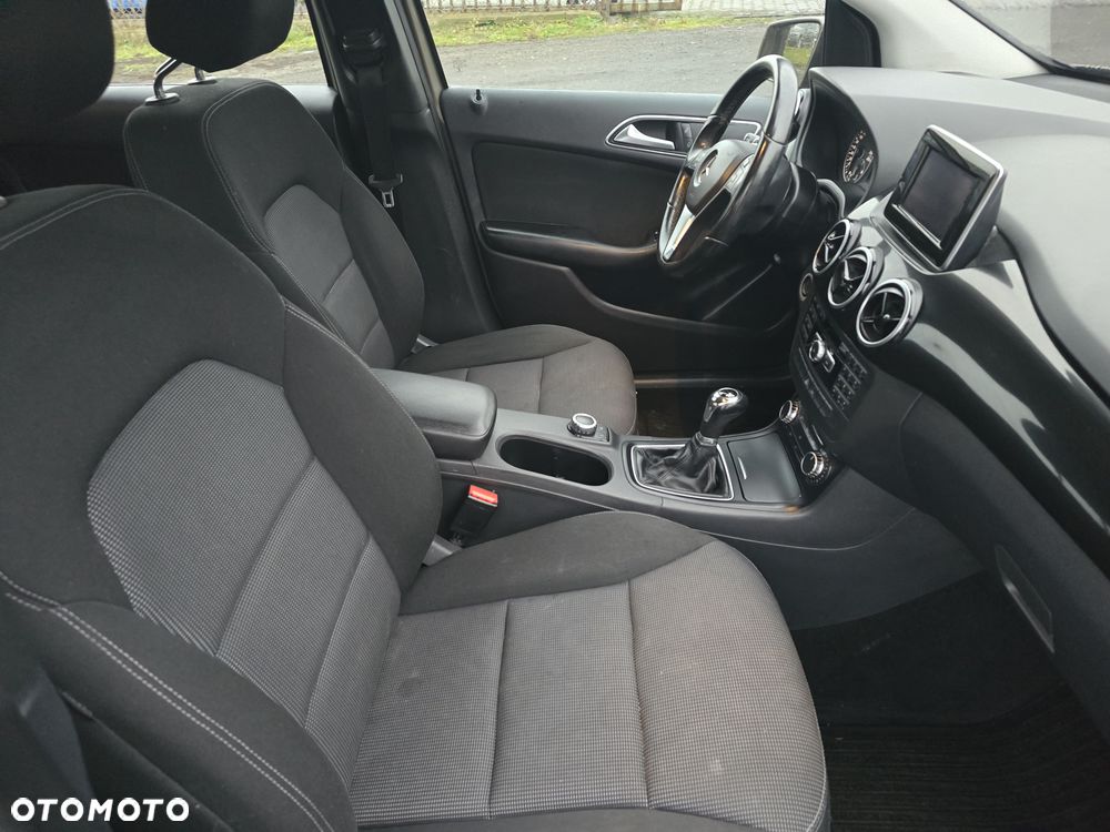 Mercedes-Benz Klasa B 180 d BlueEFFICIENCY Edition Style - 19