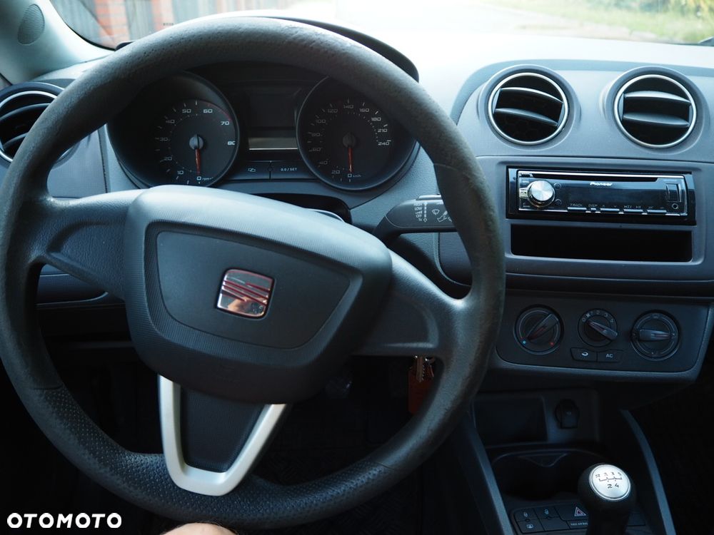 Seat Ibiza 1.4 16V Reference - 8