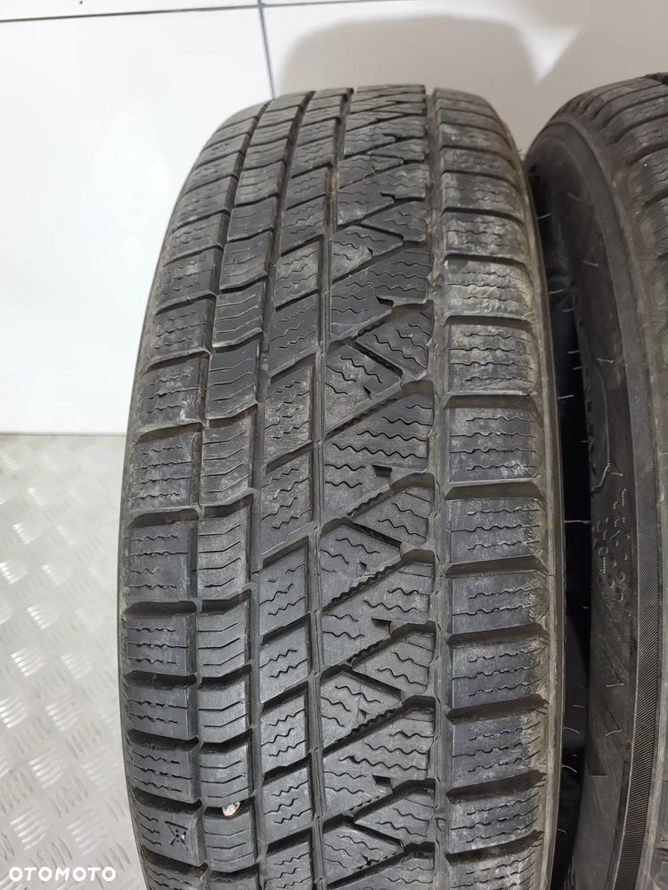 Opony 205/70R15 Kumho WINTERCRAFT WS71 - 2
