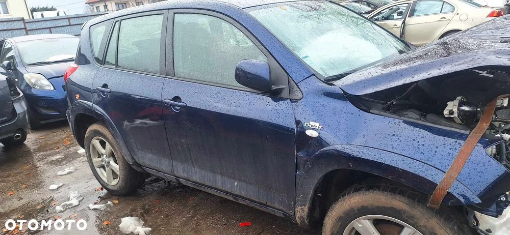 TOYOTA RAV4 RAV 4 III 2,2DCAT piasta zwrotnica prawy lewy przód - 4