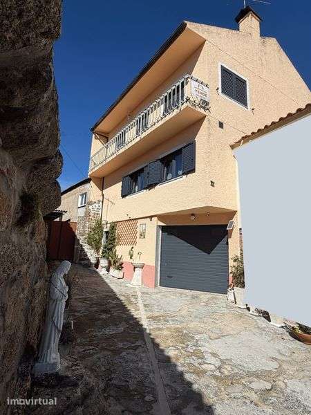 Moradia Geminada a venda no Vilar (3620-521) - Moimenta da Beira